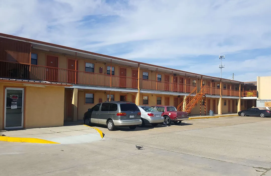 Monte Carlo Motel-1